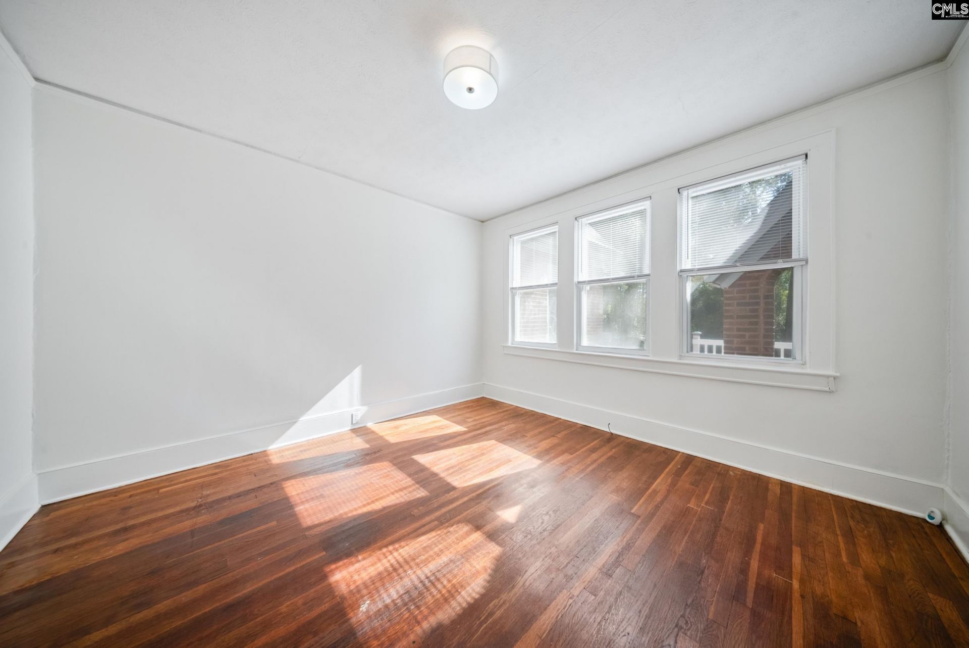 709 Sunset Drive  Photo 12