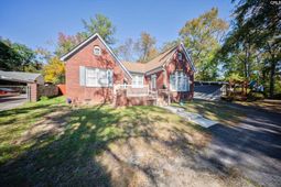709 Sunset Drive  photo 4