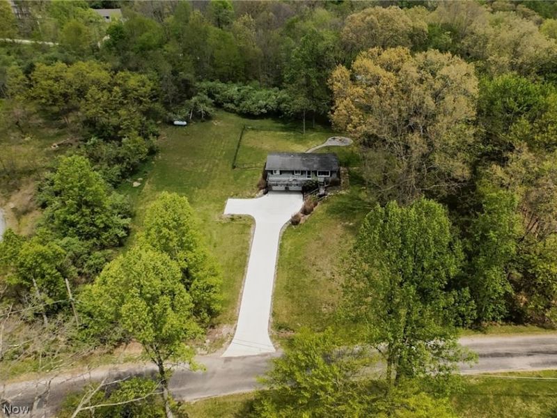 2065 W Buckhorn Drive, Millersburg, OH 44654 Photo 11