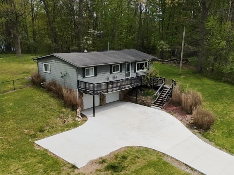 2065 W Buckhorn Drive, Millersburg, OH 44654 Photo 4