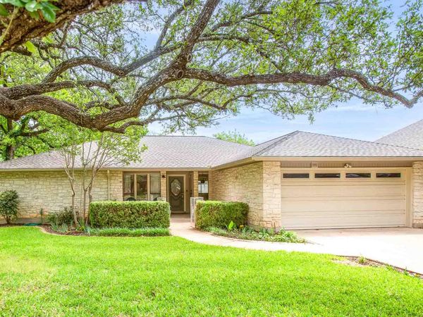 1911 Oakview DR, Round Rock, TX 78681