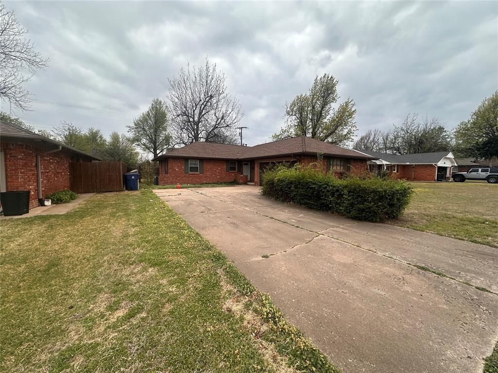 3004 Lakeside Drive, The Village, OK 73120 Main Photo
