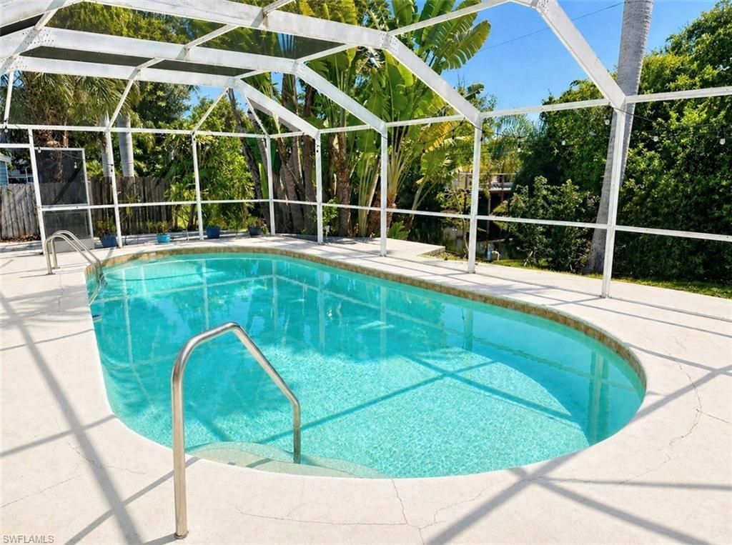 688 W Valley Dr, Bonita Springs, FL 34134 Photo