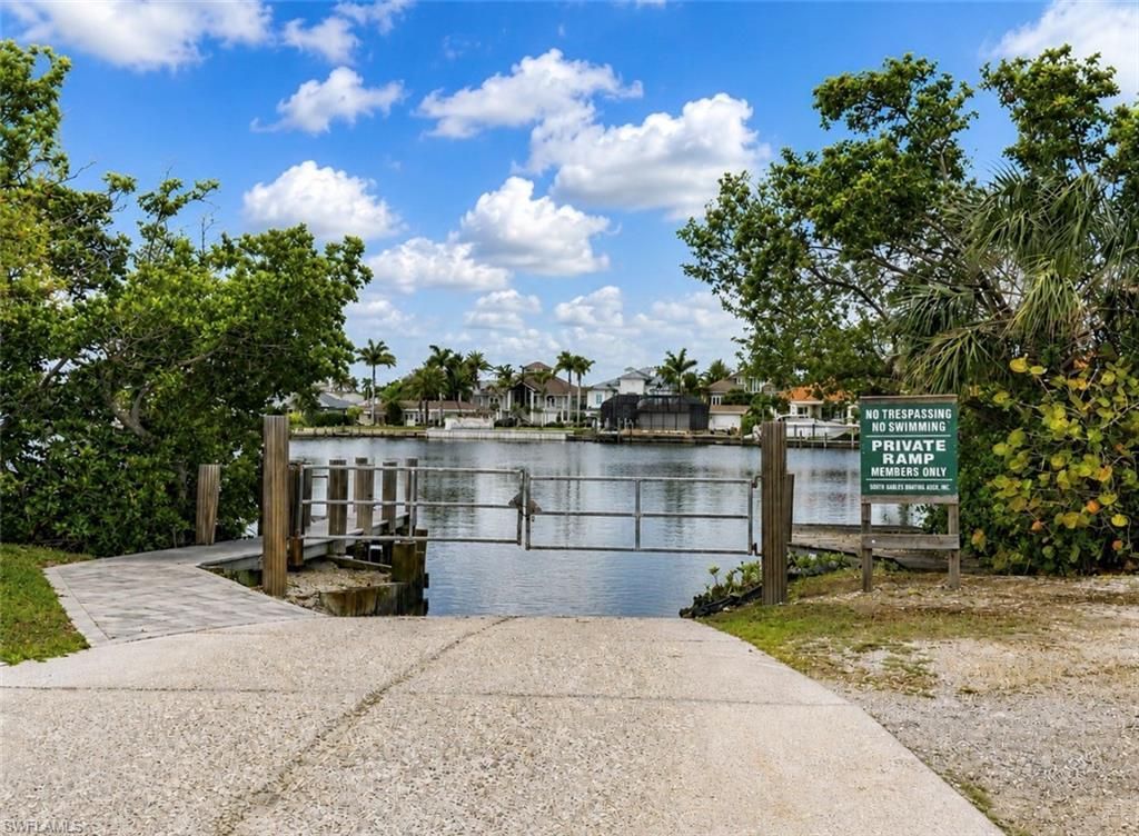 688 W Valley Dr, Bonita Springs, FL 34134 Photo