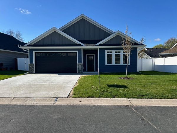 1118 Village Street SE, New Prague, MN 56071