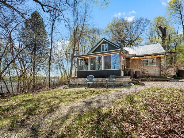 6711 Mohawk Drive, Chanhassen, MN 55317