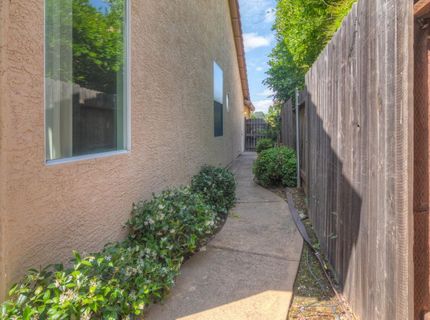 1657 Aylesbury Way, Roseville, CA 95747 Photo