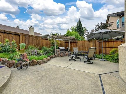 549 Fifteen Mile Dr, Roseville, CA 95678 Photo