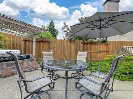 549 Fifteen Mile Dr, Roseville, CA 95678 Photo