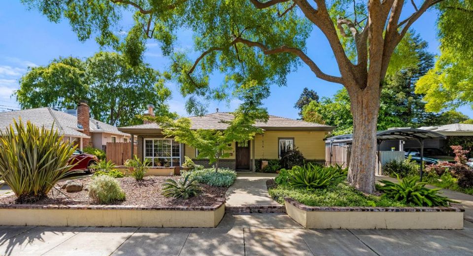 524 Sandburg Dr, Sacramento, CA 95819 Photo
