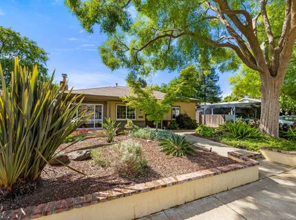 524 Sandburg Dr, Sacramento, CA 95819 Photo