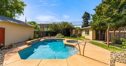 524 Sandburg Dr, Sacramento, CA 95819 Photo