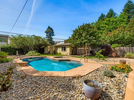 524 Sandburg Dr, Sacramento, CA 95819 Photo