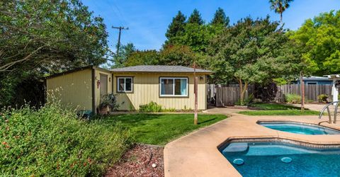 524 Sandburg Dr, Sacramento, CA 95819 Photo