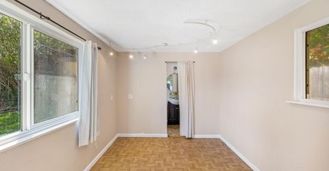 524 Sandburg Dr, Sacramento, CA 95819 Photo