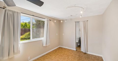 524 Sandburg Dr, Sacramento, CA 95819 Photo