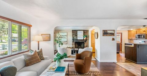 524 Sandburg Dr, Sacramento, CA 95819 Photo