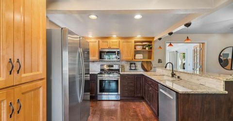 524 Sandburg Dr, Sacramento, CA 95819 Photo