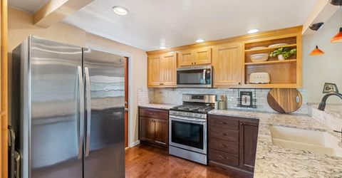 524 Sandburg Dr, Sacramento, CA 95819 Photo