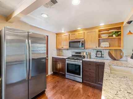 524 Sandburg Dr, Sacramento, CA 95819 Photo