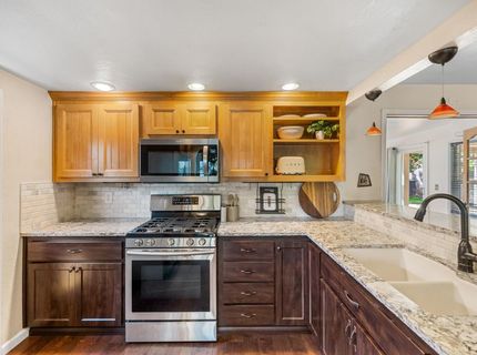 524 Sandburg Dr, Sacramento, CA 95819 Photo