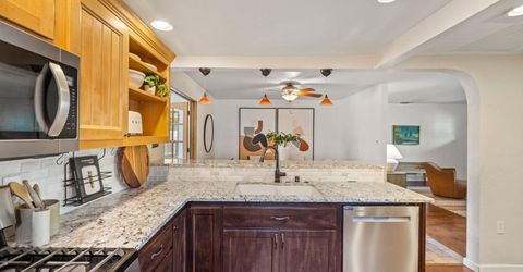 524 Sandburg Dr, Sacramento, CA 95819 Photo