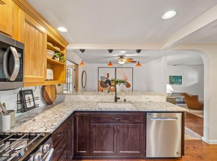 524 Sandburg Dr, Sacramento, CA 95819 Photo