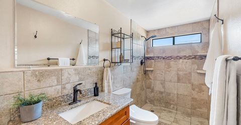 524 Sandburg Dr, Sacramento, CA 95819 Photo