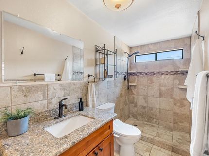 524 Sandburg Dr, Sacramento, CA 95819 Photo