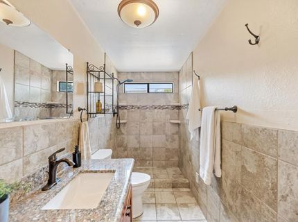 524 Sandburg Dr, Sacramento, CA 95819 Photo