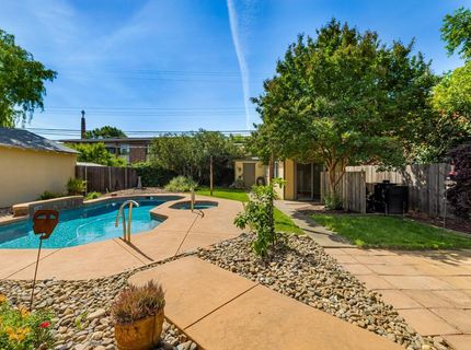524 Sandburg Dr, Sacramento, CA 95819 Photo