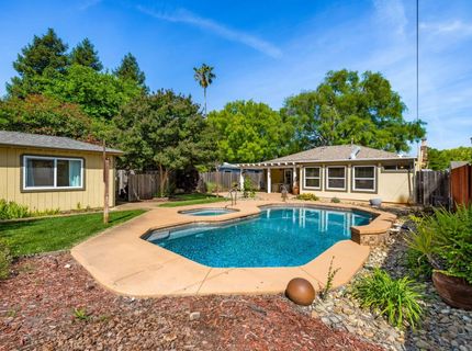 524 Sandburg Dr, Sacramento, CA 95819 Photo
