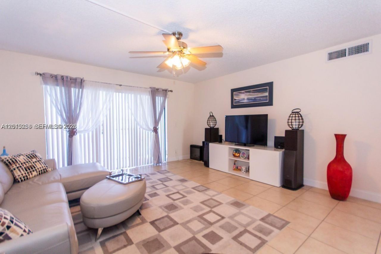 16561 Blatt Blvd , Unit 201, Weston, FL 33326 Photo