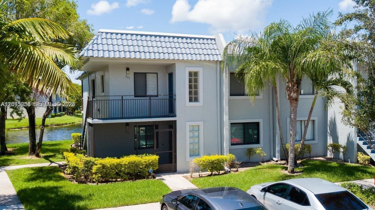 16561 Blatt Blvd , Unit 201, Weston, FL 33326 Photo