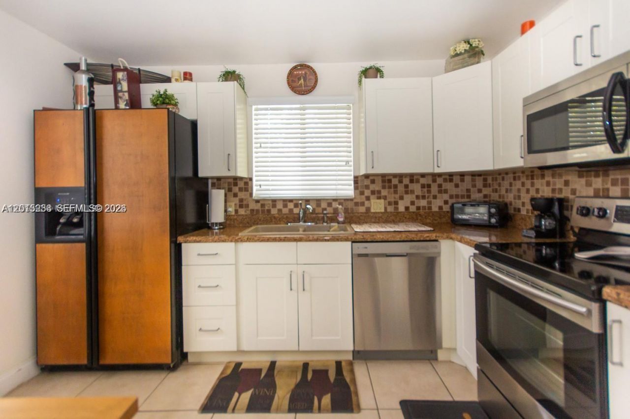 16561 Blatt Blvd , Unit 201, Weston, FL 33326 Photo