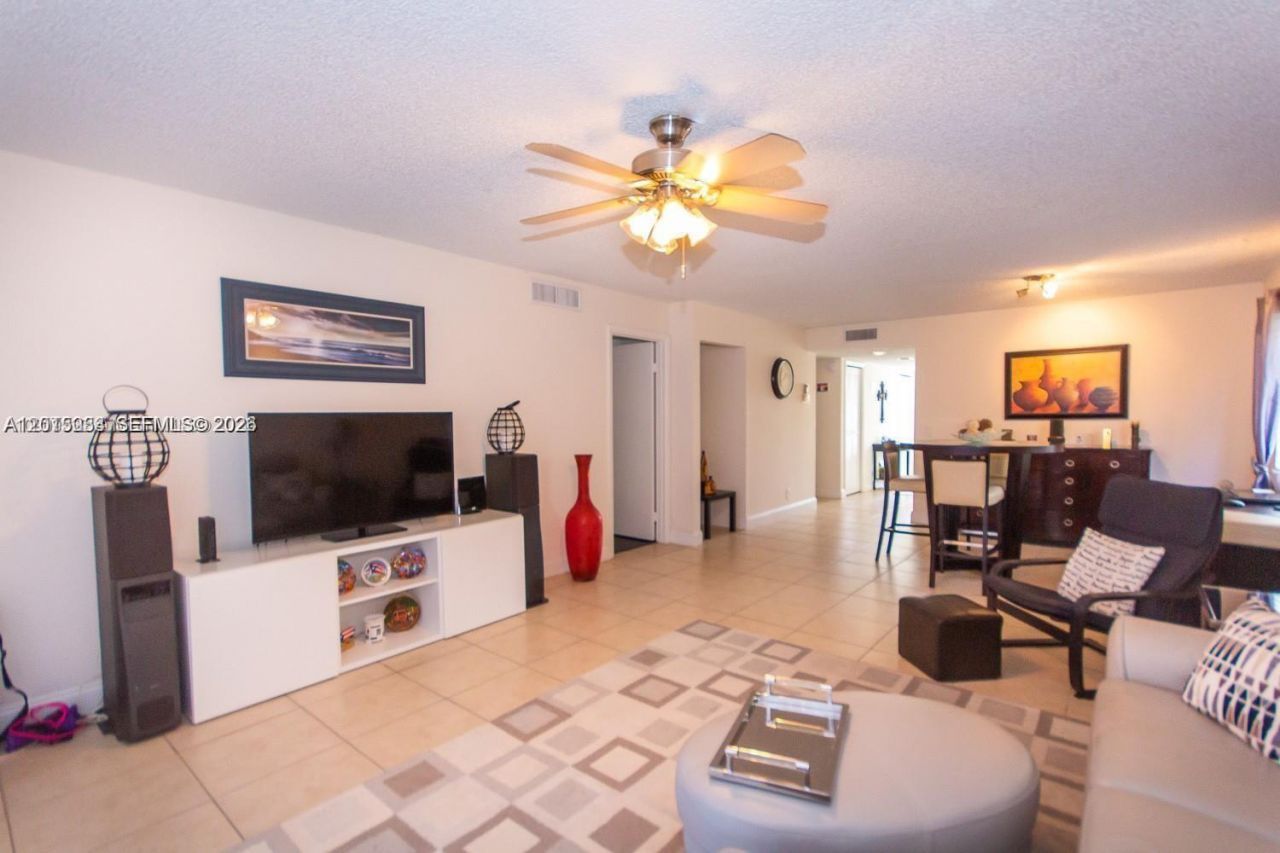 16561 Blatt Blvd , Unit 201, Weston, FL 33326 Photo