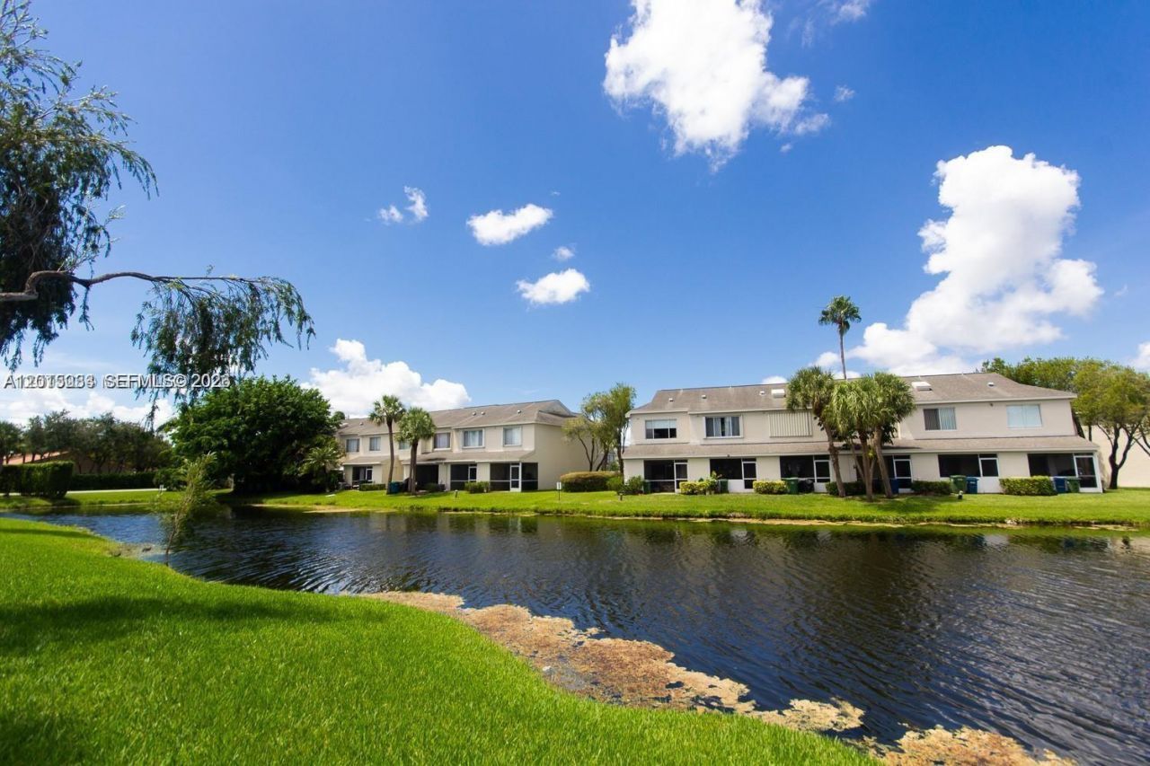 16561 Blatt Blvd , Unit 201, Weston, FL 33326 Photo