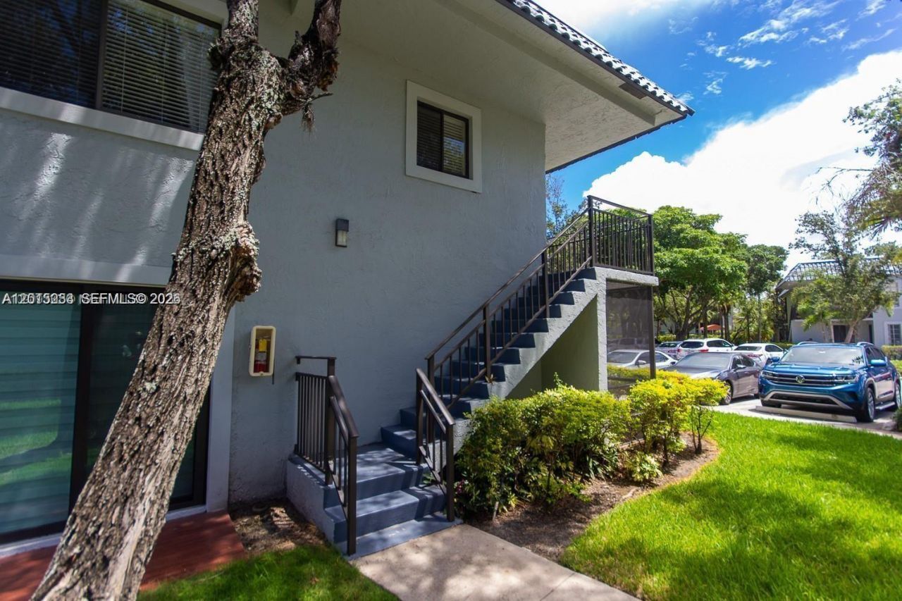 16561 Blatt Blvd , Unit 201, Weston, FL 33326 Photo