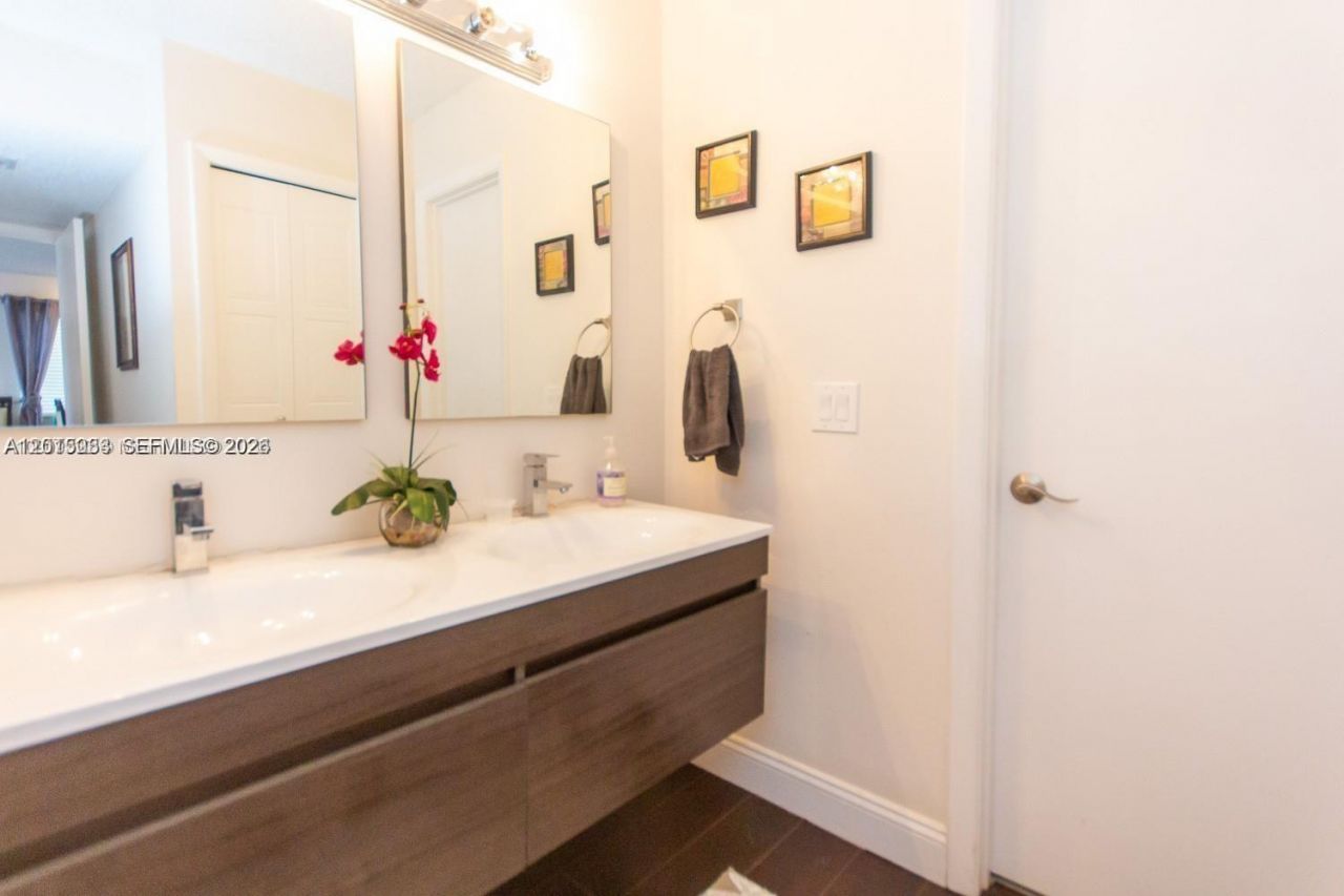 16561 Blatt Blvd , Unit 201, Weston, FL 33326 Photo
