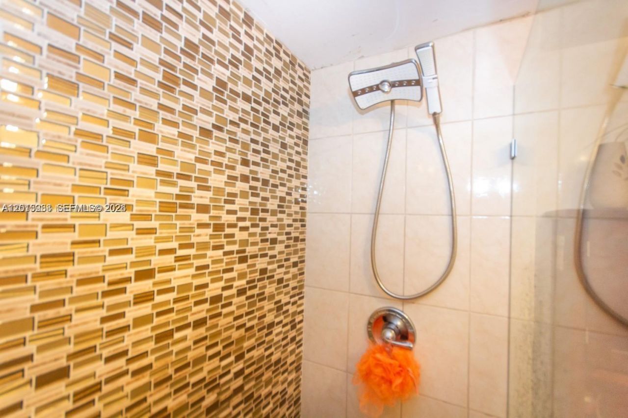 16561 Blatt Blvd , Unit 201, Weston, FL 33326 Photo
