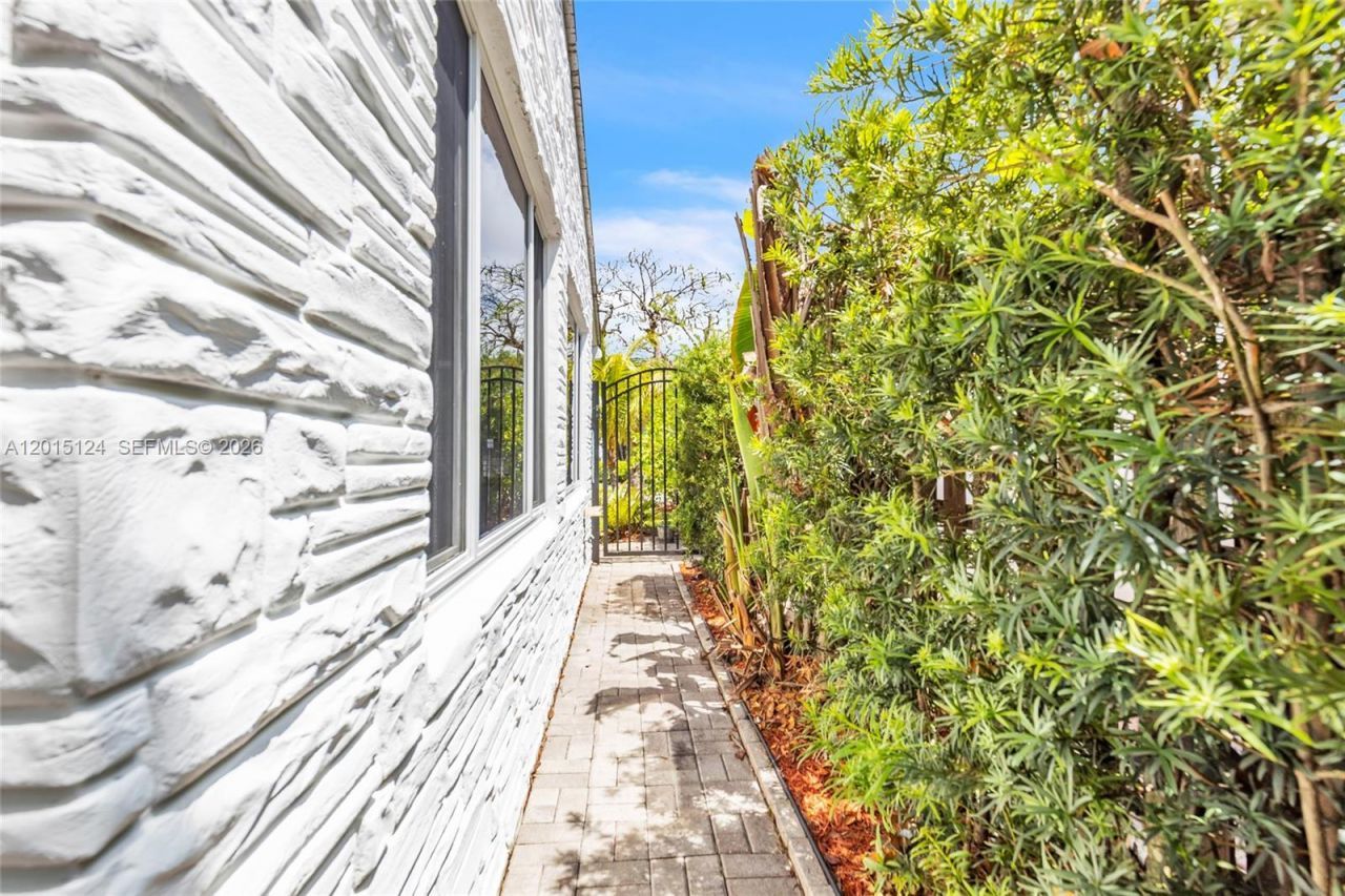 634 NE 72nd Ter, Miami, FL 33138 Photo