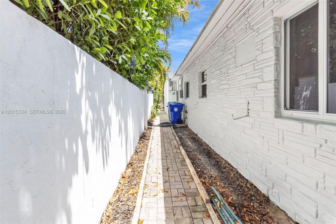 634 NE 72nd Ter, Miami, FL 33138 Photo