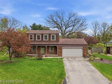 10385 Elizabeth Street, Pinckney Vlg, MI 48169