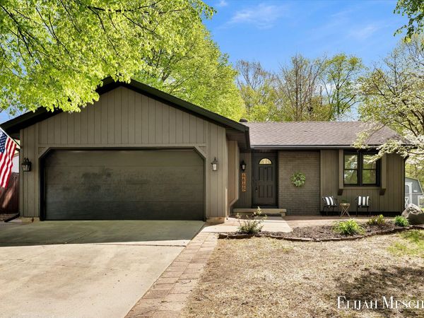 4648 Flying Eagle Drive SE, Grand Rapids, MI 49548
