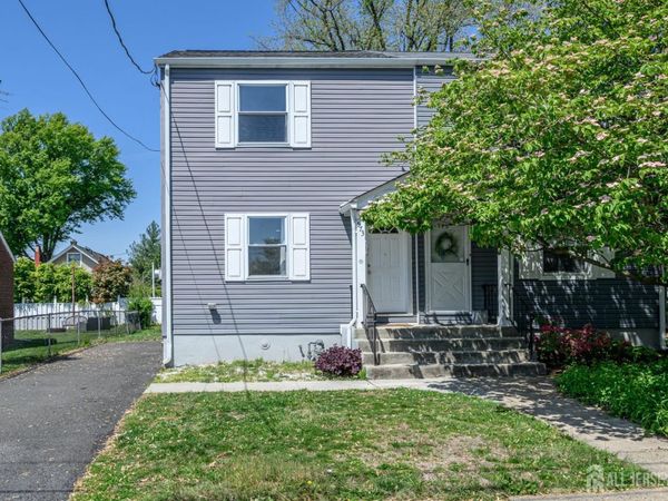 573 Garden Avenue, Woodbridge, NJ 07095