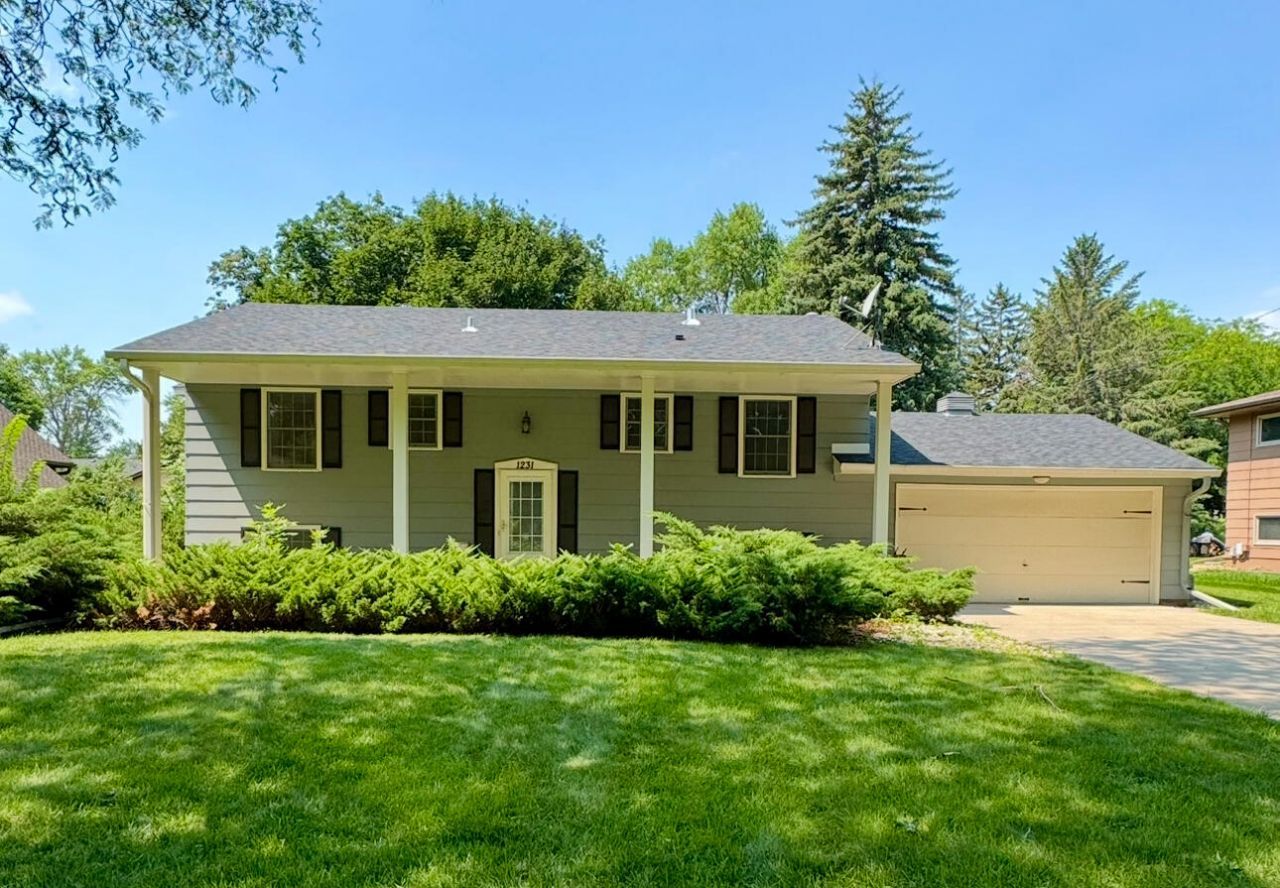 1231 N Kline Street Aberdeen, SD 57401