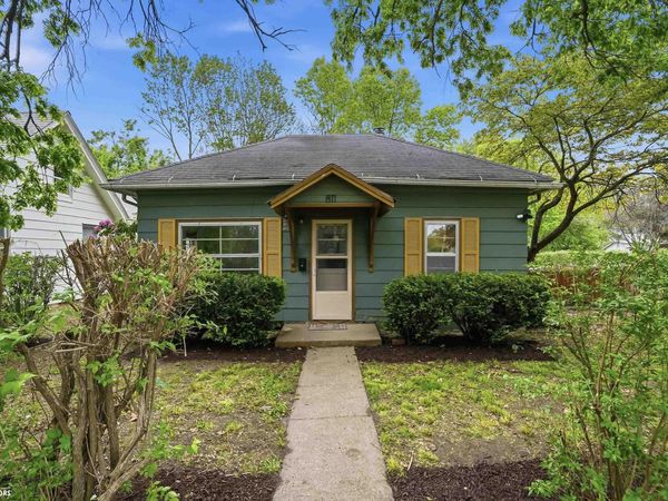 811 S 5th Street, Fairfield, IA 52556