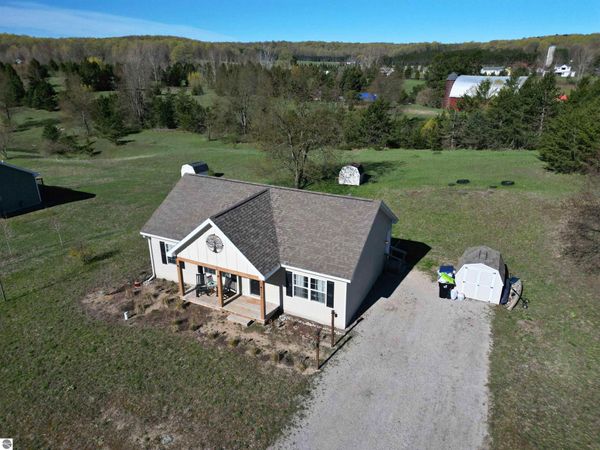 8510 Olivia Drive S, Maple City, MI 49664