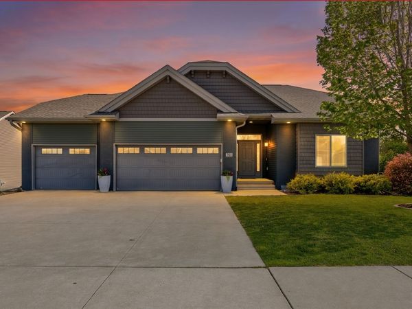 702 Raymond Drive, Solon, IA 52333