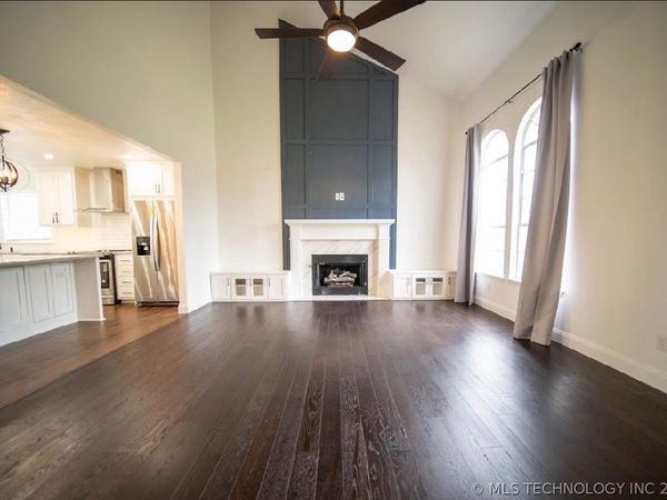 207 N Valley Drive , Catoosa, OK 74015